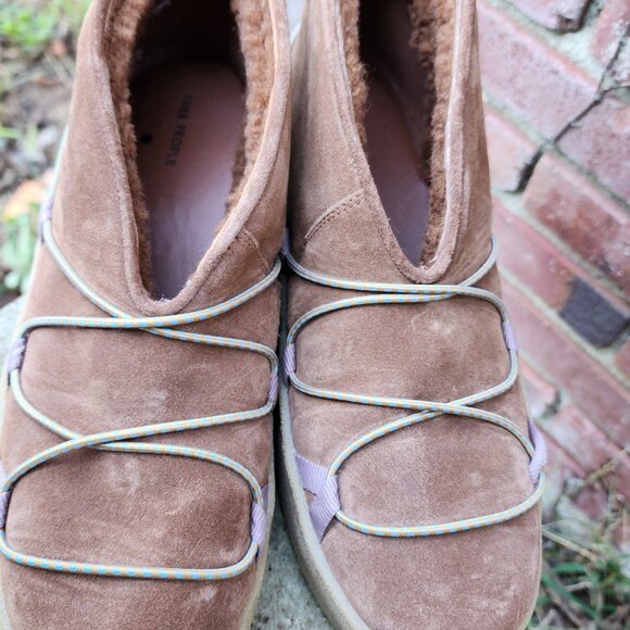 Free People Snowdrop Mukluk Bootie NWOT - Picture 2 of 3